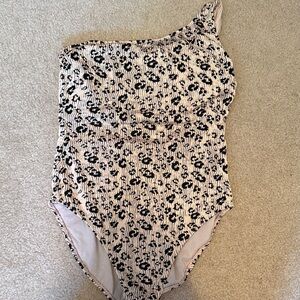 Time and Tru Black and Cream One-Shoulder Swimsuit